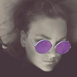 Meet your Posher, Brittney